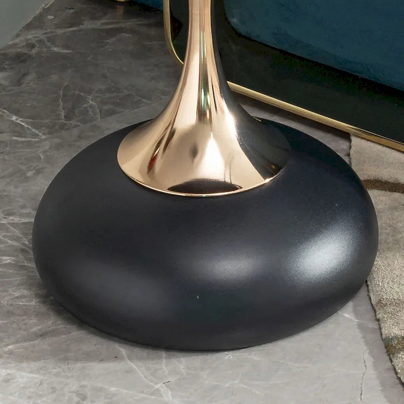 petite table d'appoint ronde pour petits espaces