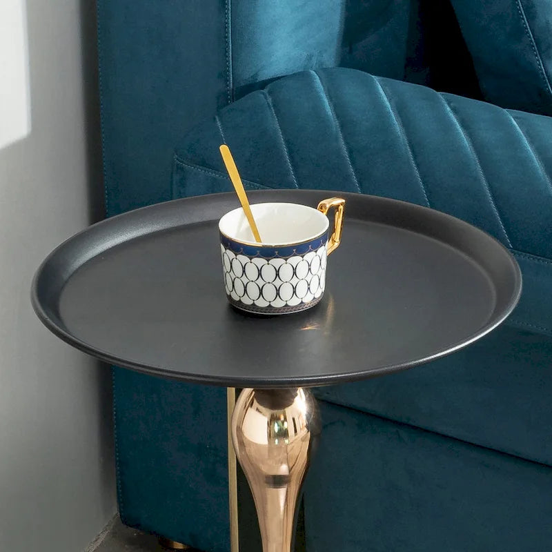 petite table d'appoint ronde pour petits espaces