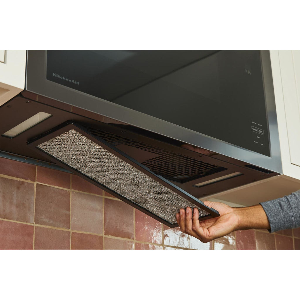 Micro-ondes KitchenAid à hotte intégrée (YKMMF330PBS) - Noir inox