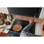 Micro-ondes KitchenAid à hotte intégrée (YKMMF330PBS) - Noir inox