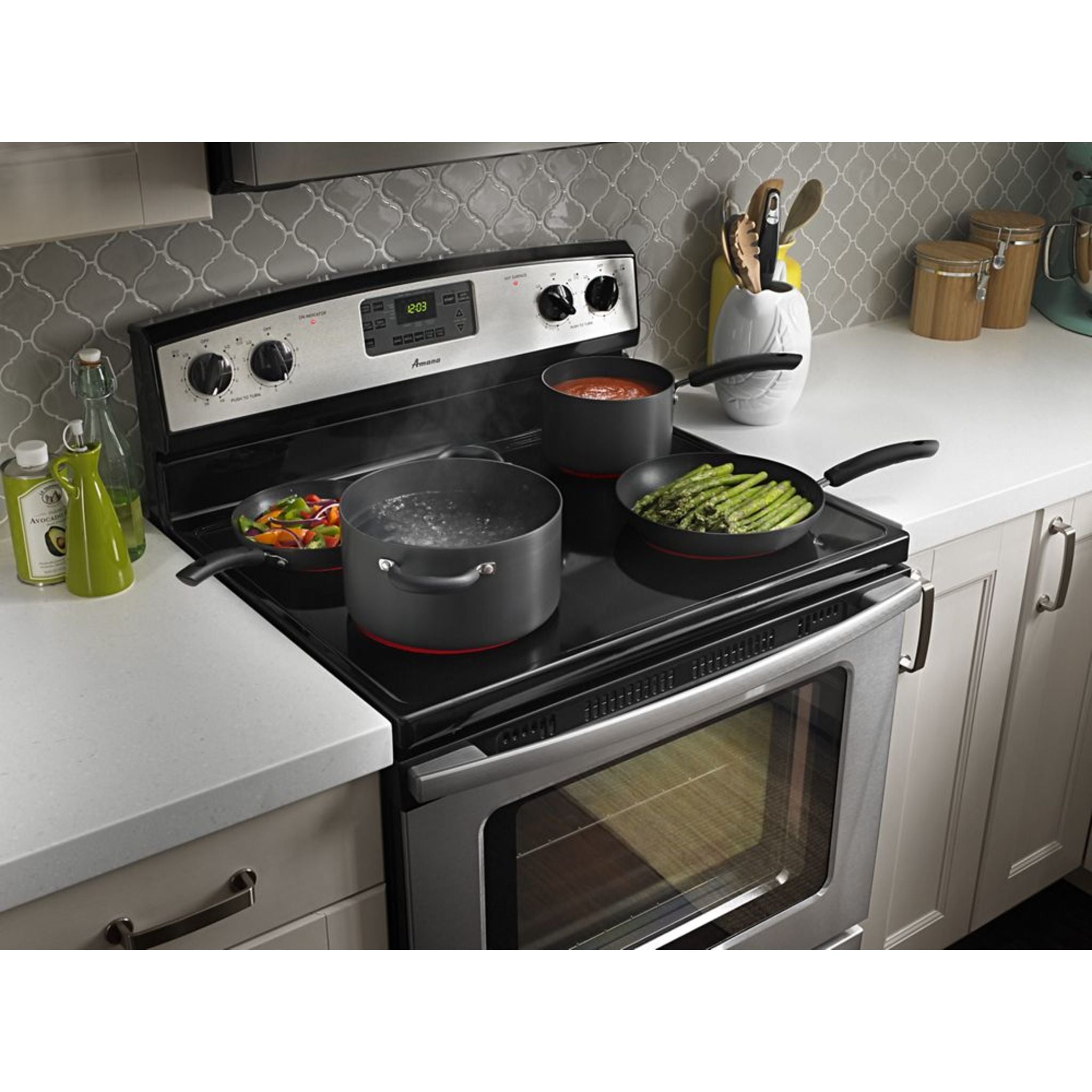 Cuisinière autonettoyante Amana (YAER6603SFW) - Blanche