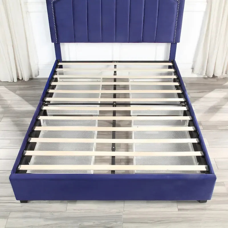 Lit plateforme rembourré Chapla Art Déco à 4 tiroirs avec rangement de la marque Furniture of America